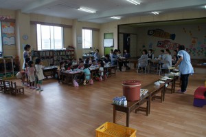 給食試食会～年中・年少さん